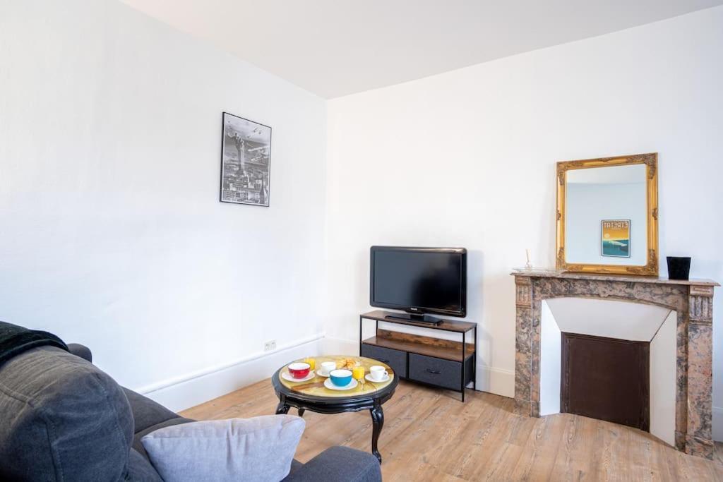 Le Boujou - Place De Parking - 200m Apartment Etretat