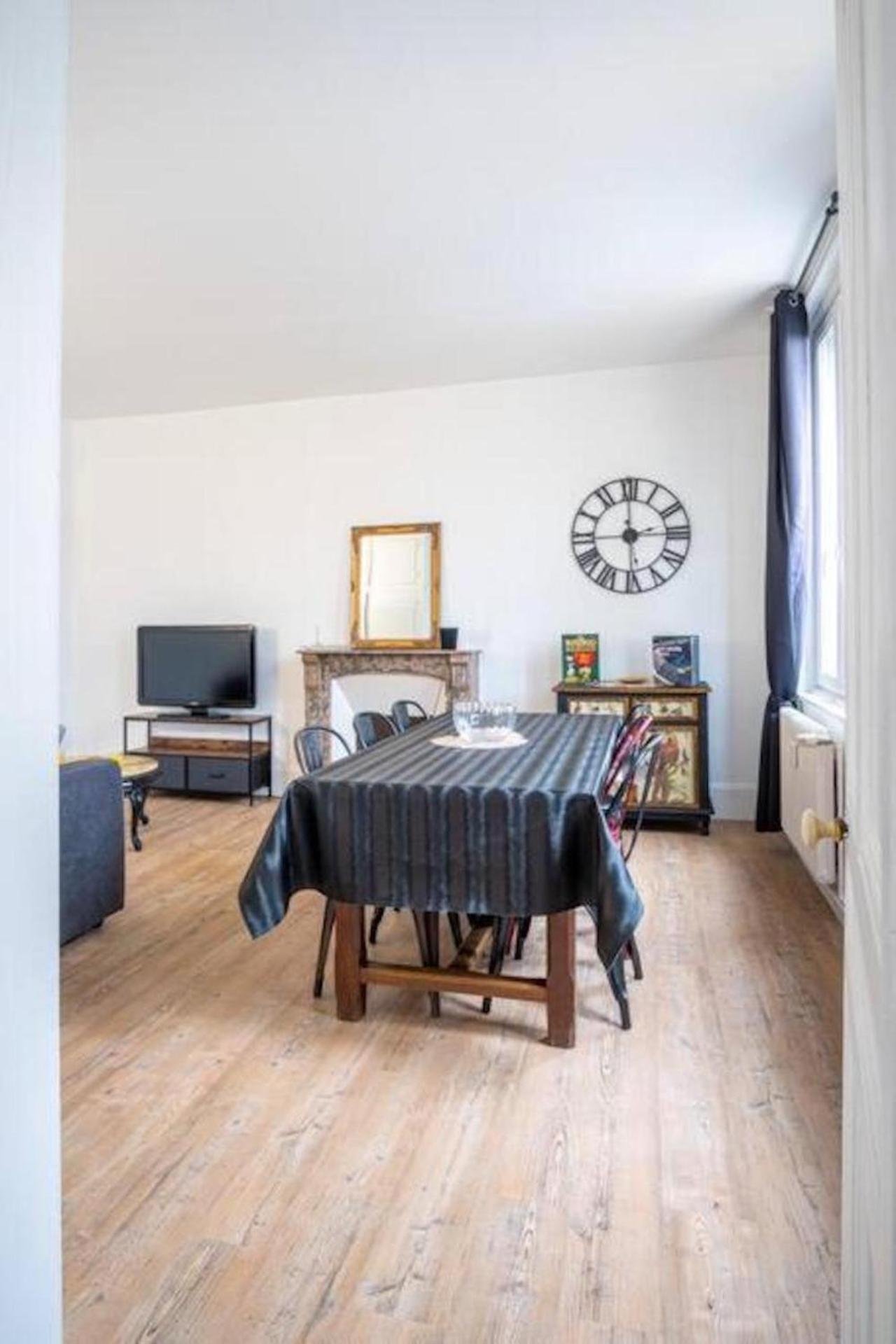 Le Boujou - Place De Parking - 200m Apartment